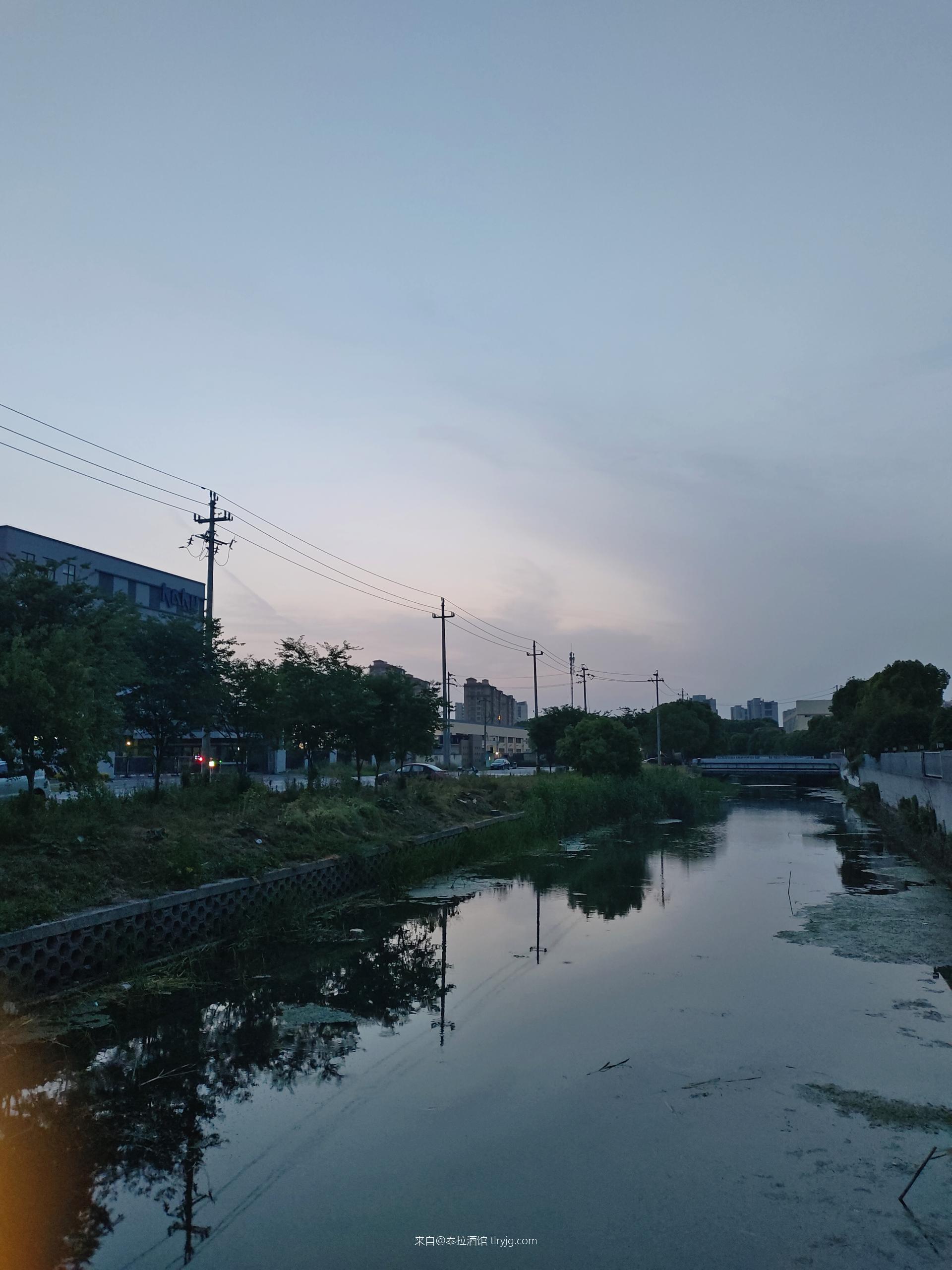 漂亮的小河